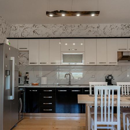 Sunhill Villa Shkodër エクステリア 写真