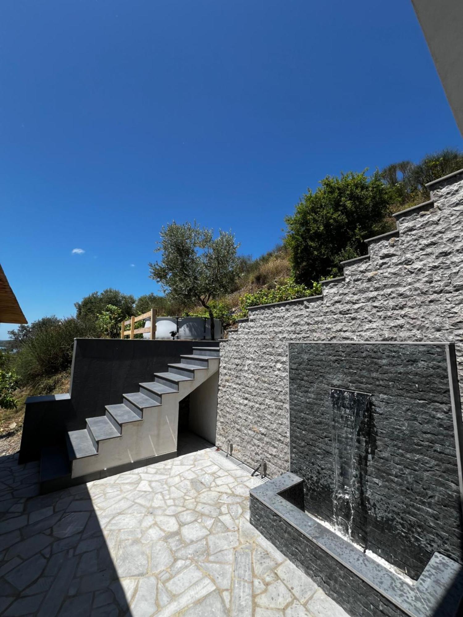 Sunhill Villa Shkodër エクステリア 写真